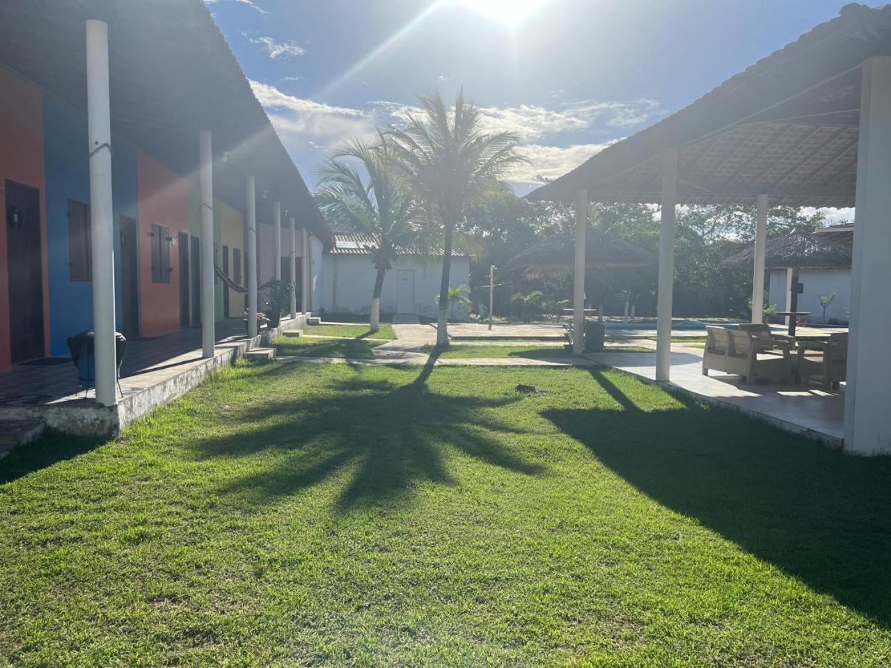 Quarto Deluxe com Cama de Casal ou 2 de Solteiro e Vista da Piscina